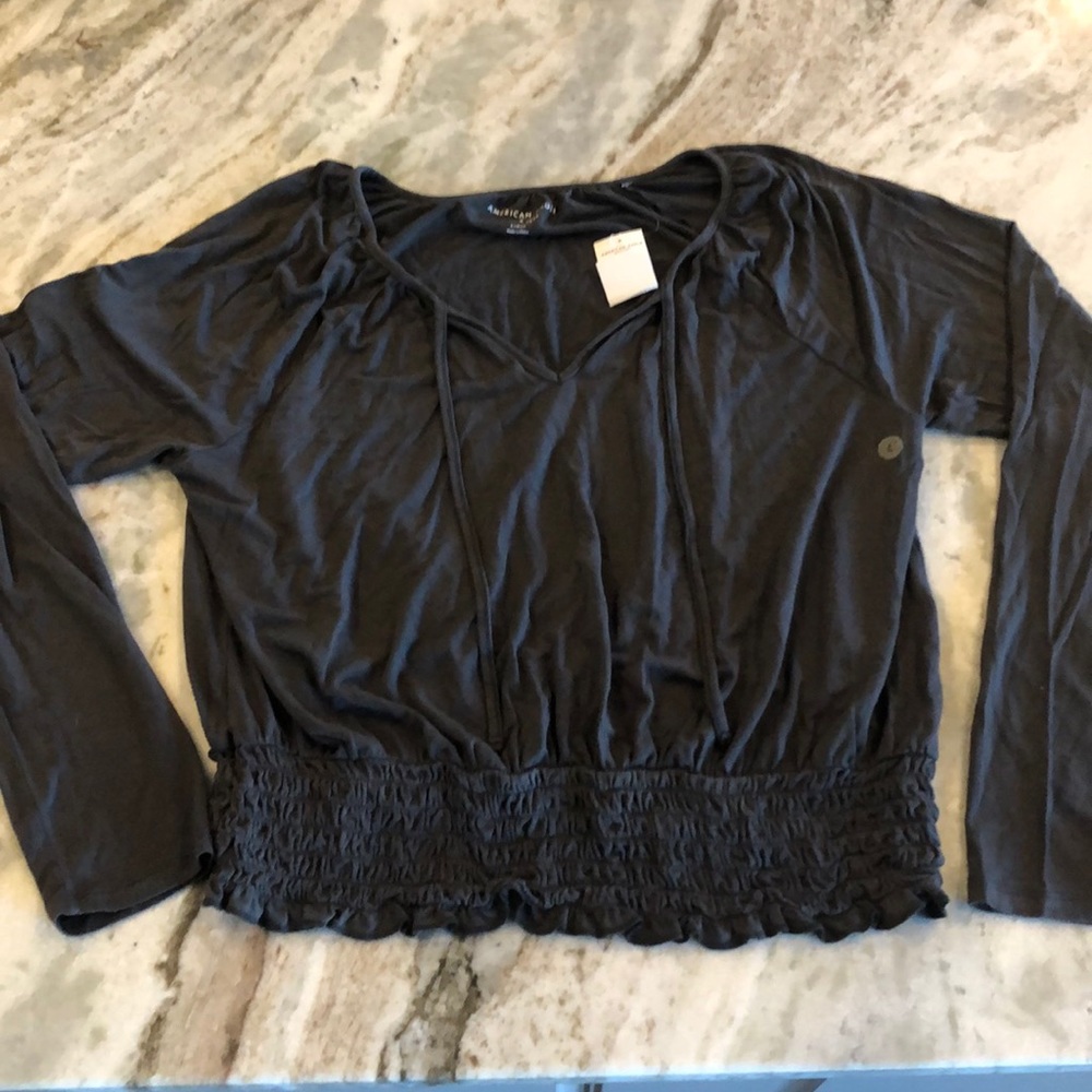 American Eagle cinch waste shirt. Black, Large